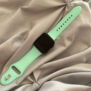 Apple Watch Series 4, aluminum/ceramic case, 40mm